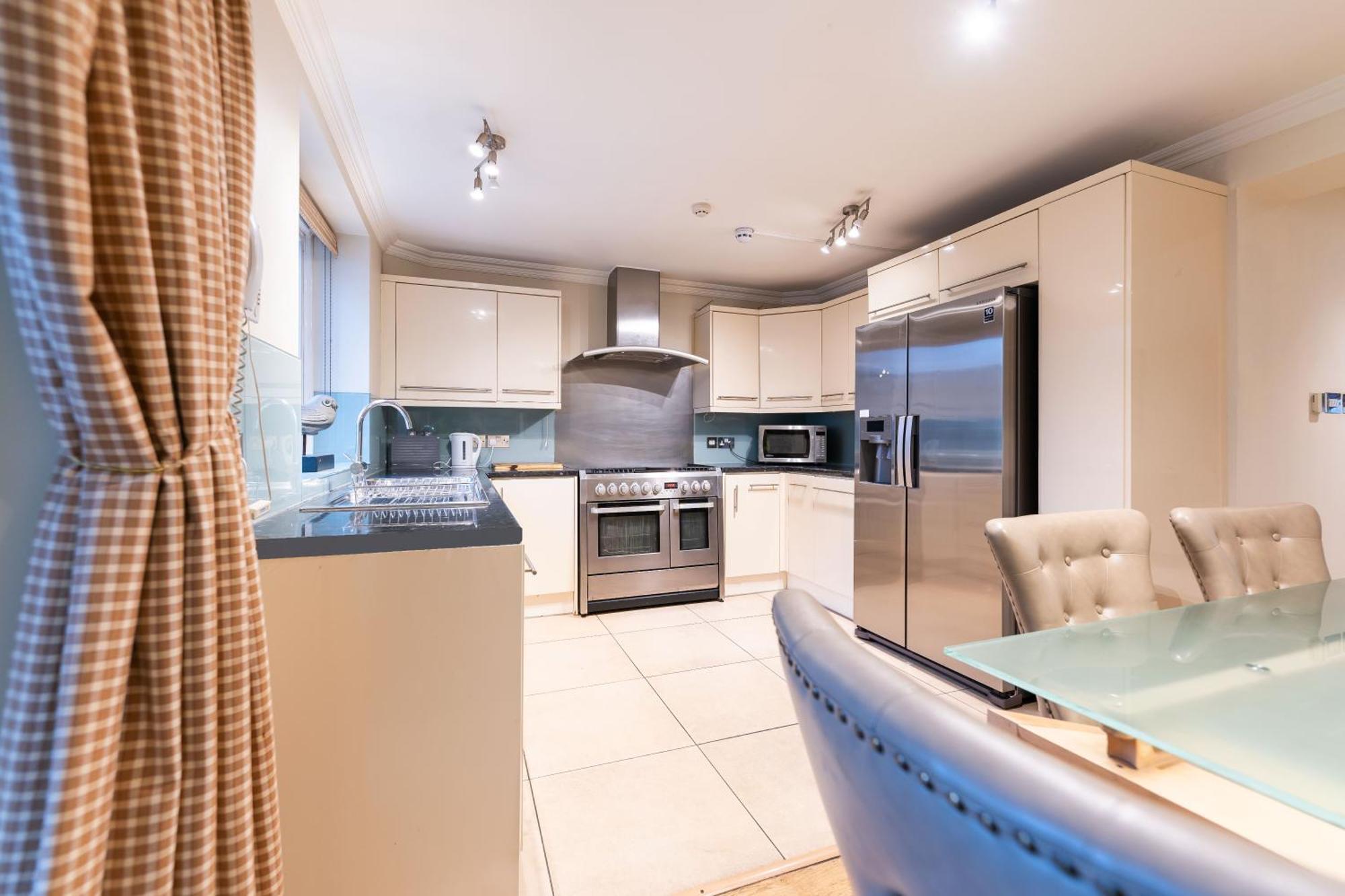 Luxury 6 Bedroom House In Southwick Street London Kültér fotó