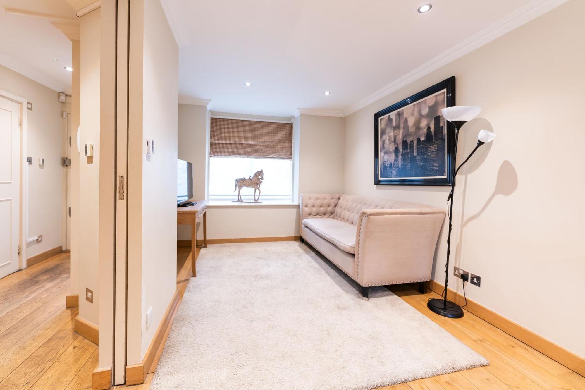 Luxury 6 Bedroom House In Southwick Street London Kültér fotó