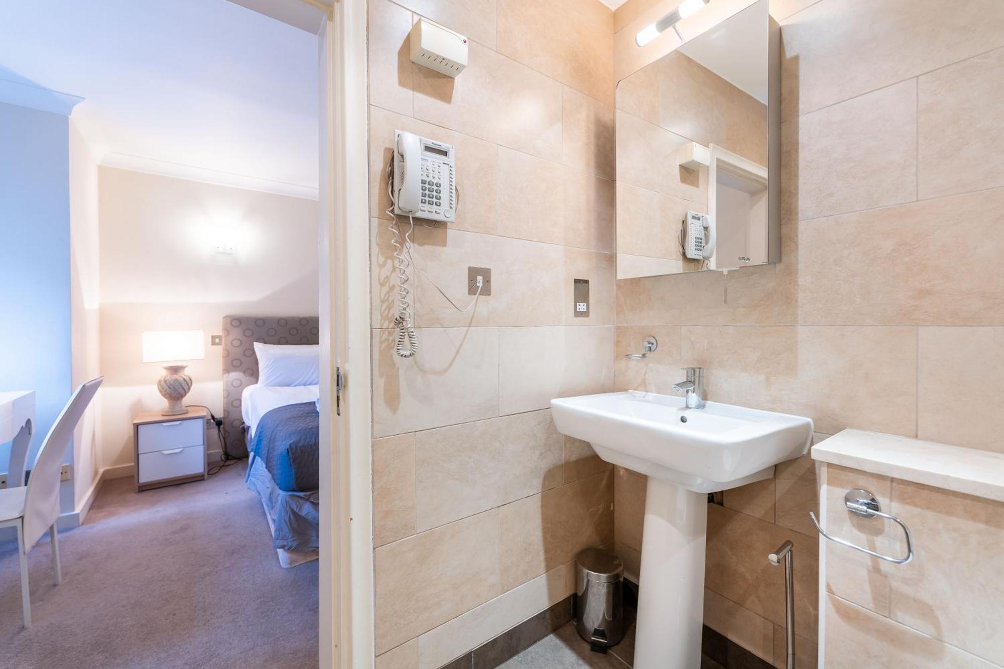 Luxury 6 Bedroom House In Southwick Street London Kültér fotó