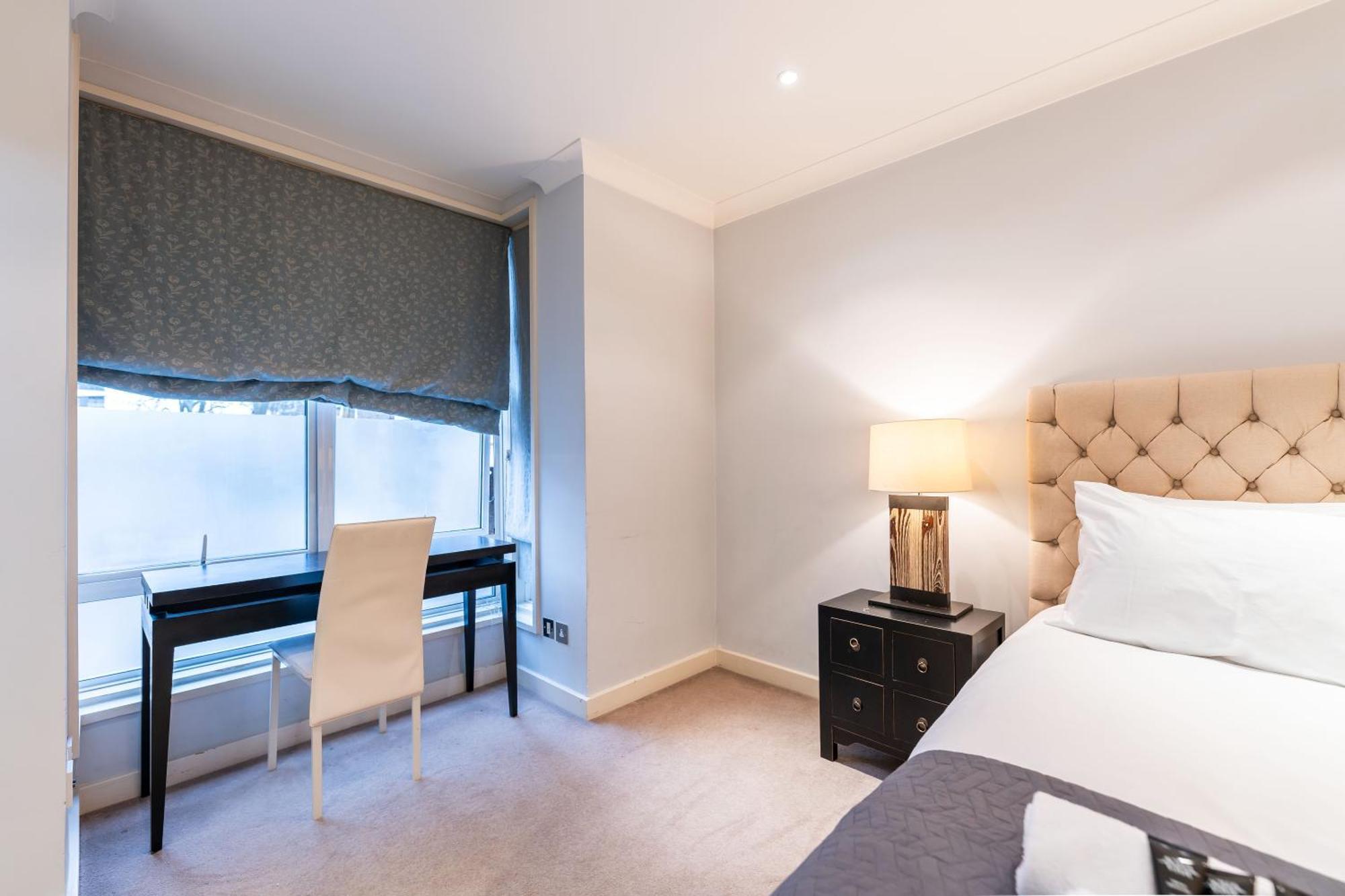 Luxury 6 Bedroom House In Southwick Street London Kültér fotó