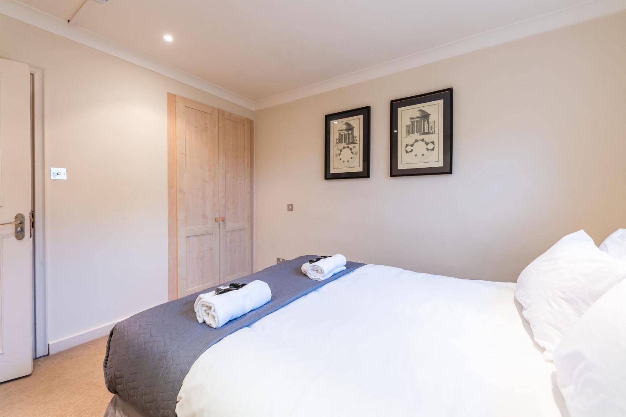 Luxury 6 Bedroom House In Southwick Street London Kültér fotó