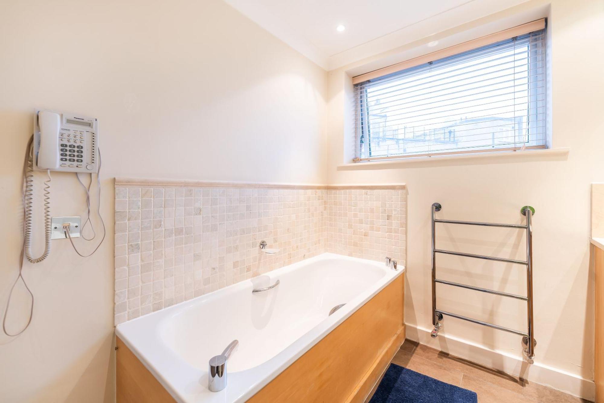 Luxury 6 Bedroom House In Southwick Street London Kültér fotó