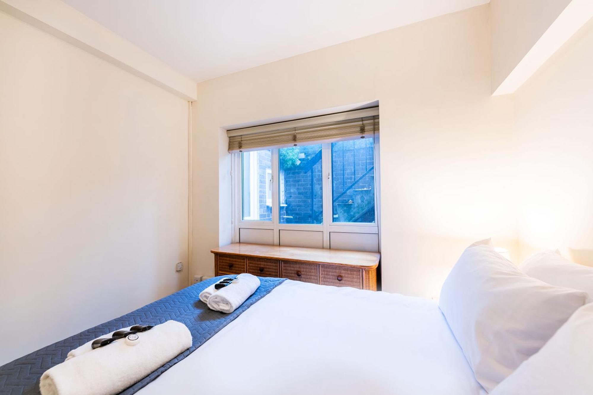 Luxury 6 Bedroom House In Southwick Street London Kültér fotó