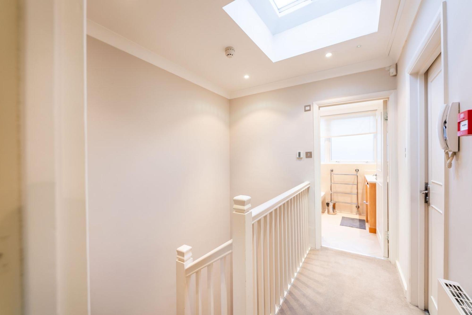 Luxury 6 Bedroom House In Southwick Street London Kültér fotó