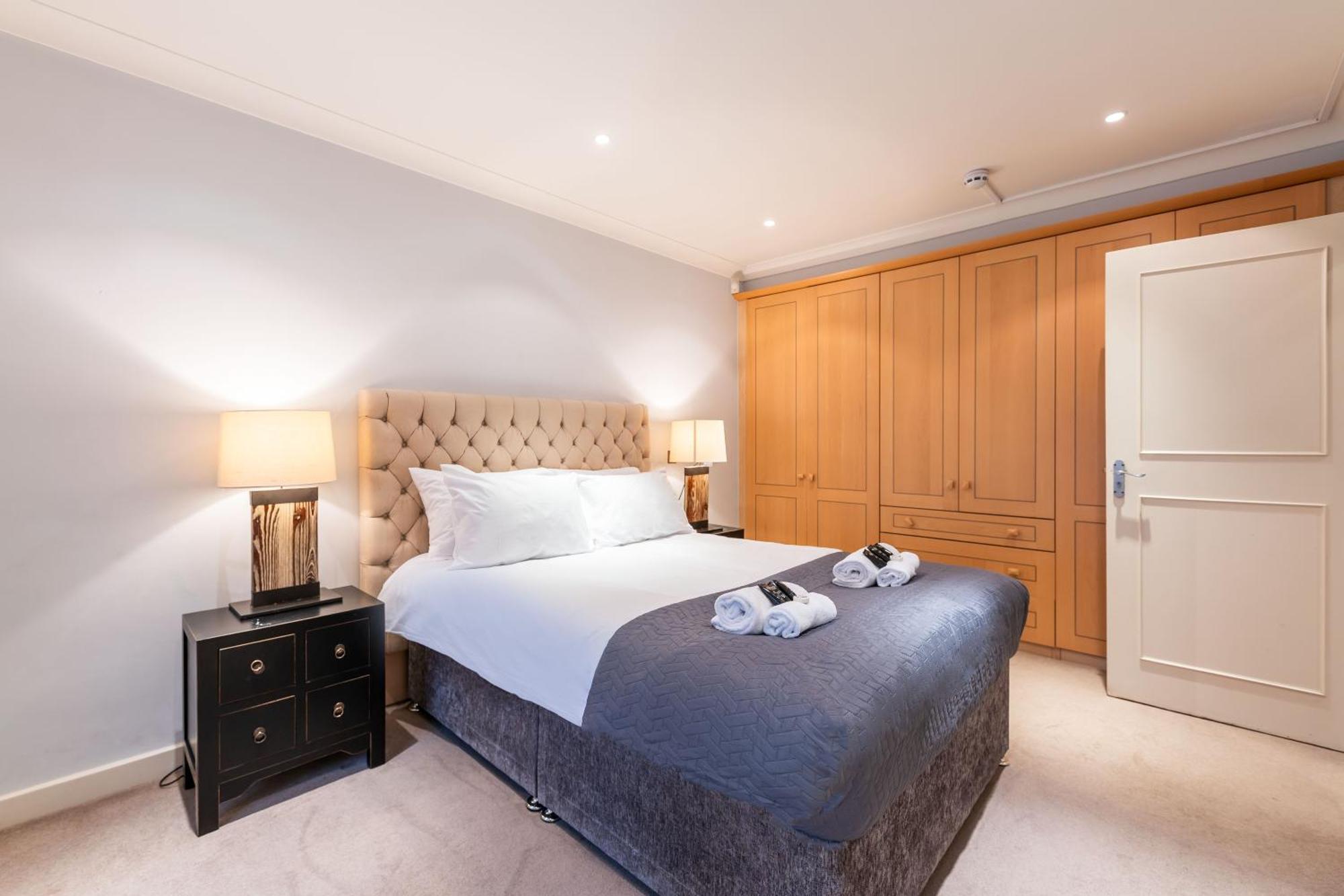 Luxury 6 Bedroom House In Southwick Street London Kültér fotó