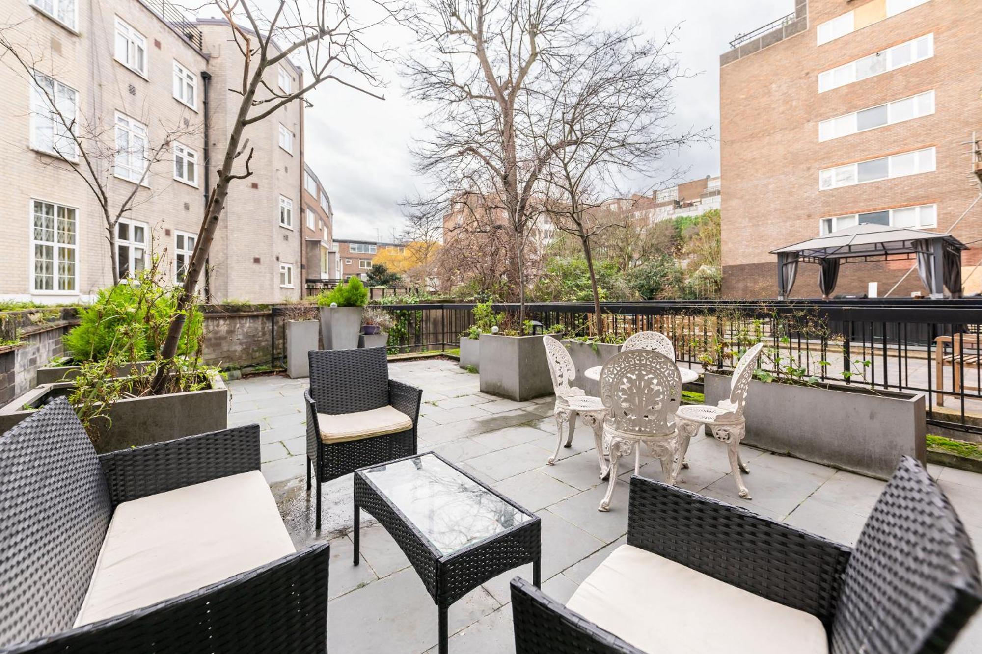 Luxury 6 Bedroom House In Southwick Street London Kültér fotó